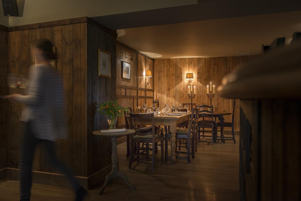 The Hawk Inn Andover Exteriör bild