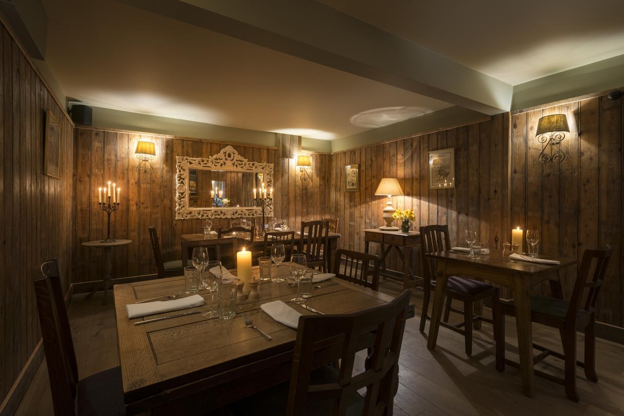 The Hawk Inn Andover Exteriör bild