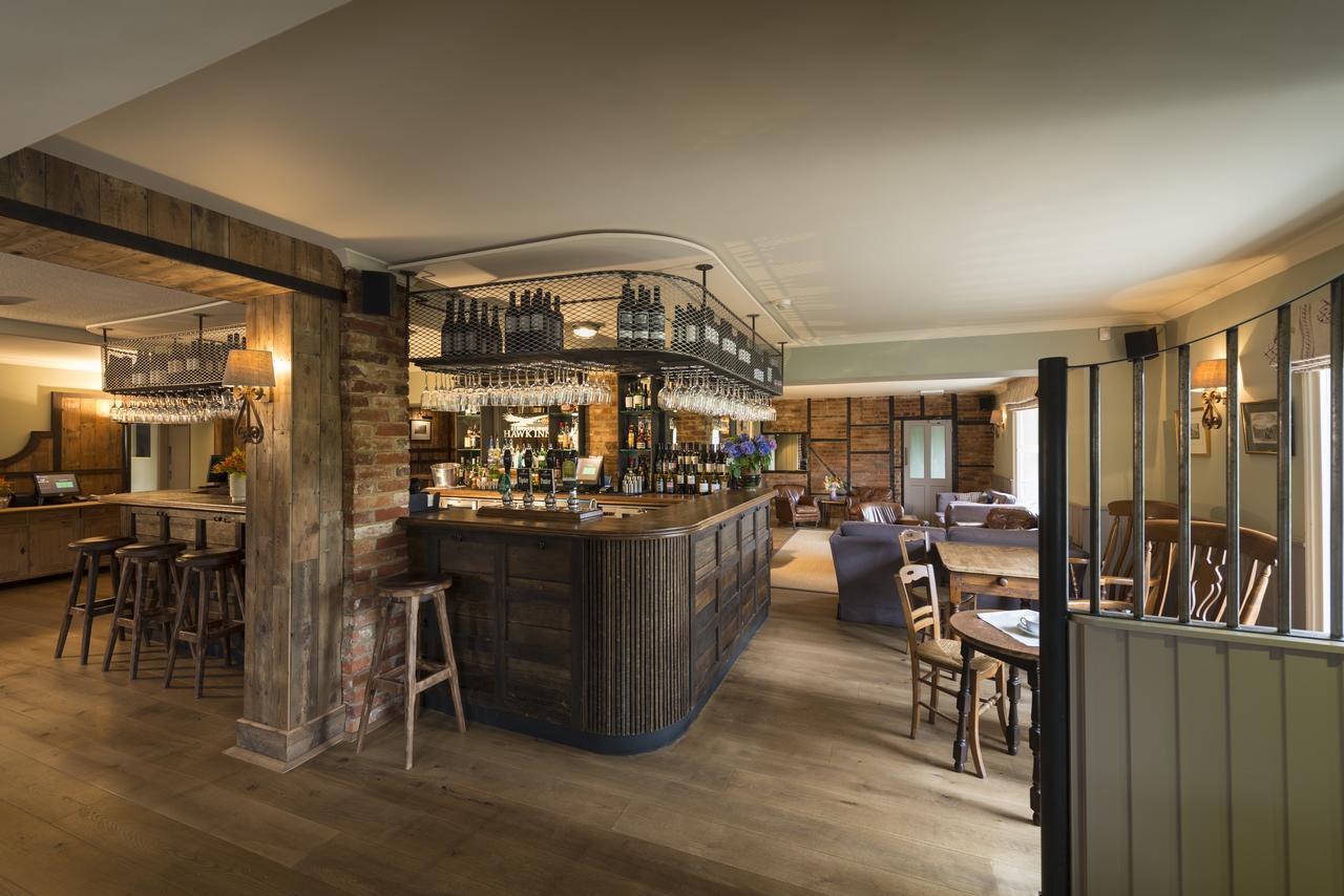 The Hawk Inn Andover Exteriör bild